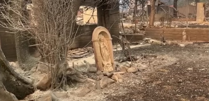 Estatuas de la Virgen Mara y San Jos sobreviven milagrosamente a incendios forestales que destruyeron la casa de una familia en California