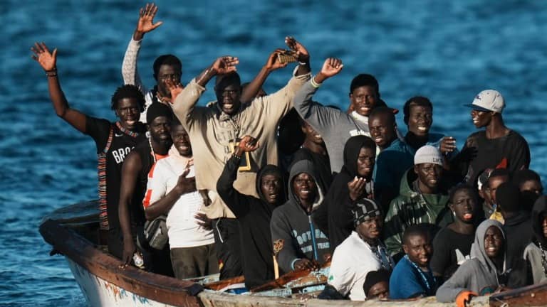 Mons. Mazuelos pide que Europa se implique en la crisis migratoria que sufre Canarias