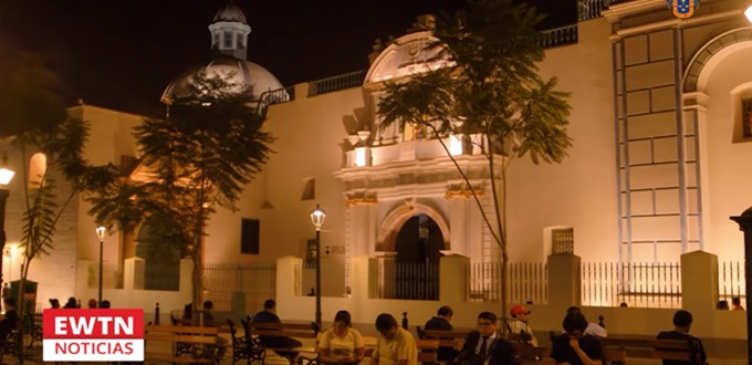 Lima recupera su alma católica restaurando iglesias históricas Lima recupera su alma católica restaurando iglesias históricas