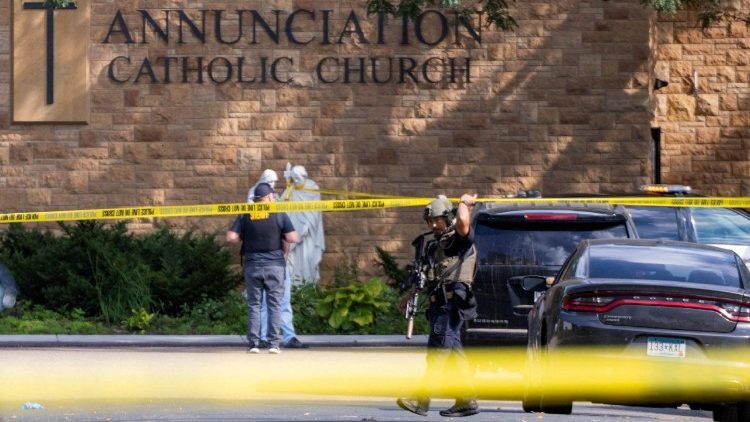 Dos nios mueren asesinados durante una Misa escolar en Minneapolis