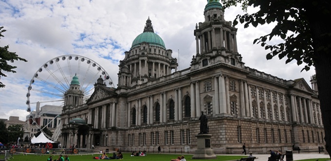 Familias catlicas obligadas a abandonar sus hogares tras nuevos ataques sectarios en Belfast