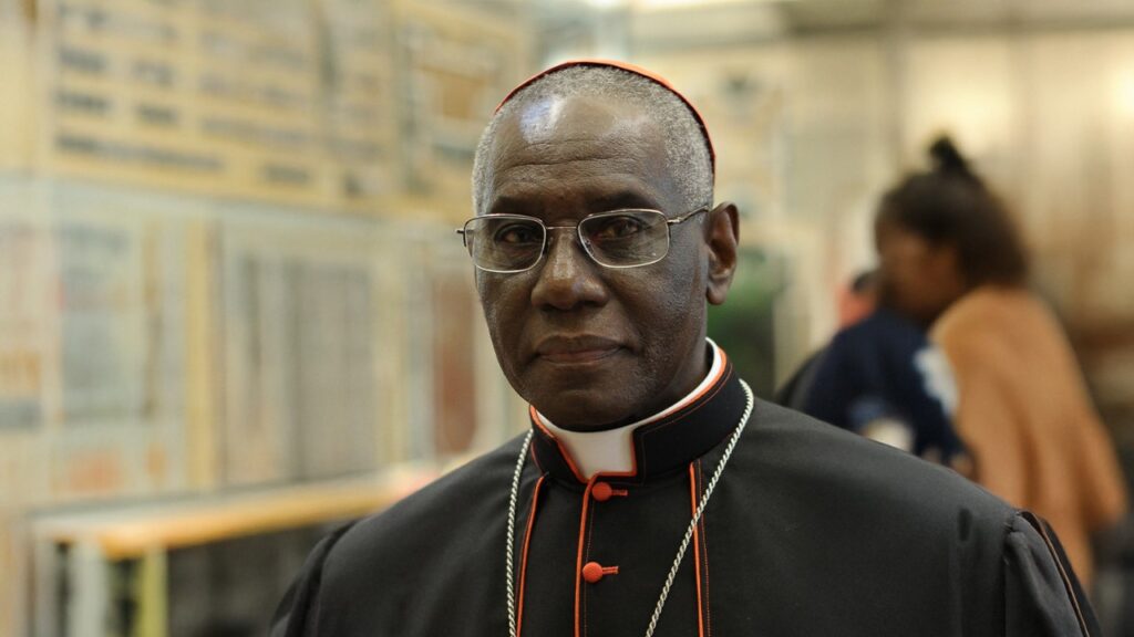 Sarah: No hay dignidad humana ni respeto por la vida sin respeto al Creador