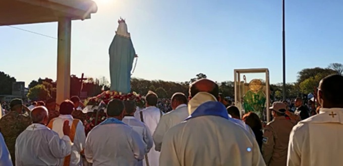 Miles de peregrinos celebran el 42. aniversario de la Virgen del Rosario de San Nicols