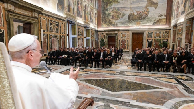 El Papa anima a las universidades católicas iberoamericanas a ser «itinerarios de la mente hacia Dios» El Papa anima a las universidades católicas iberoamericanas a ser «itinerarios de la mente hacia Dios»