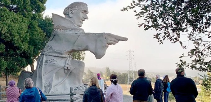 El Gobierno de California derriba la estatua de San Junpero Serra