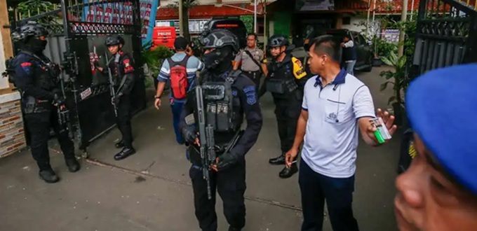 Pnico en Yakarta por dos explosiones en una mezquita escolar