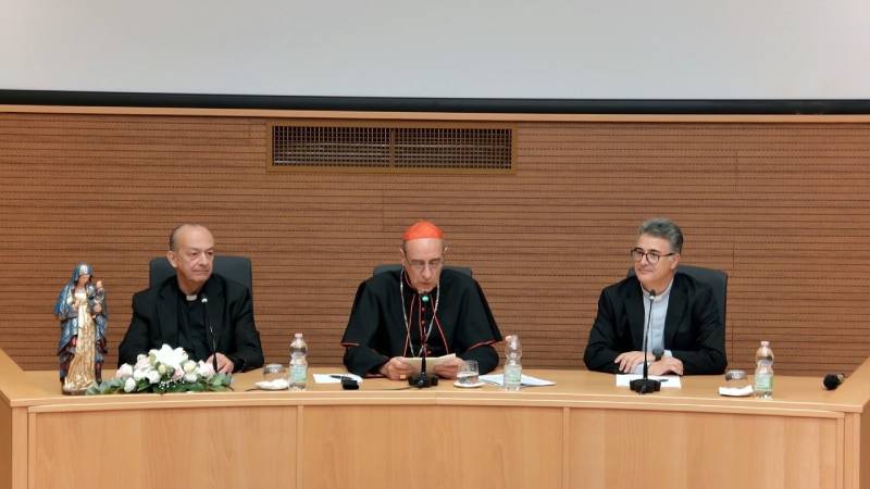 Cardenal Fernndez a Diane Montagne: Corredentora, prohibida en los documentos oficiales del Vaticano pero permitida en la devocin privada