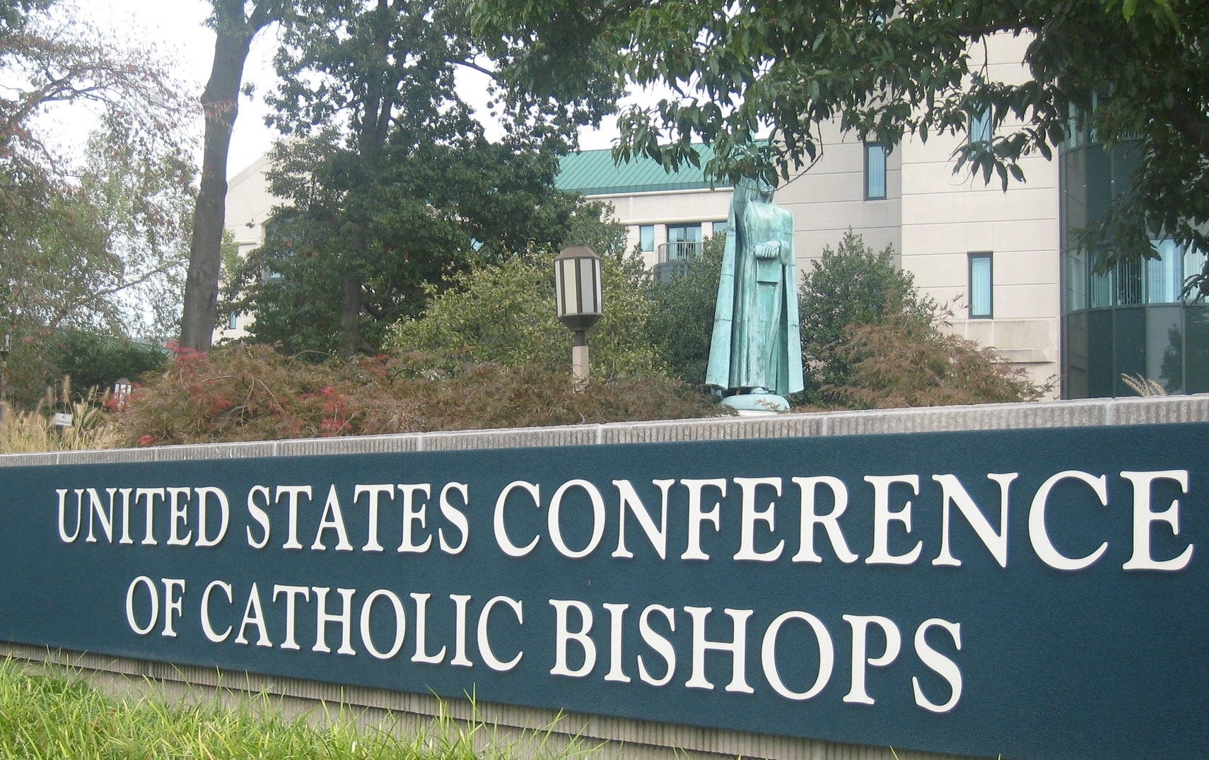 Obispos norteamericanos prohben operaciones de cambio de sexo