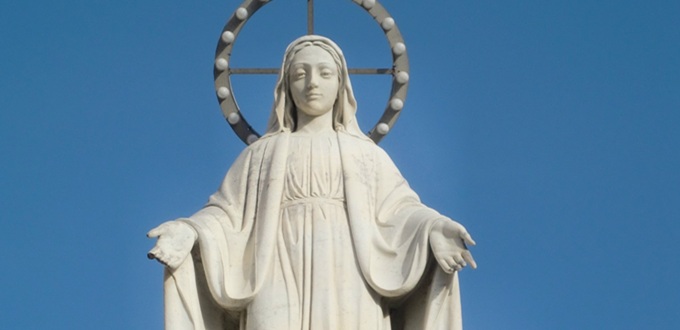 Irn inaugura una estacin de metro dedicada a la Virgen Mara