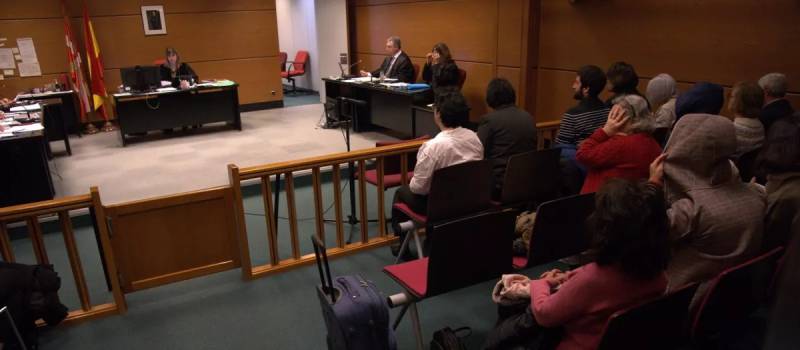 La Justicia absuelve a 21 activistas provida que rezaban pacficamente ante una clnica abortista en Vitoria