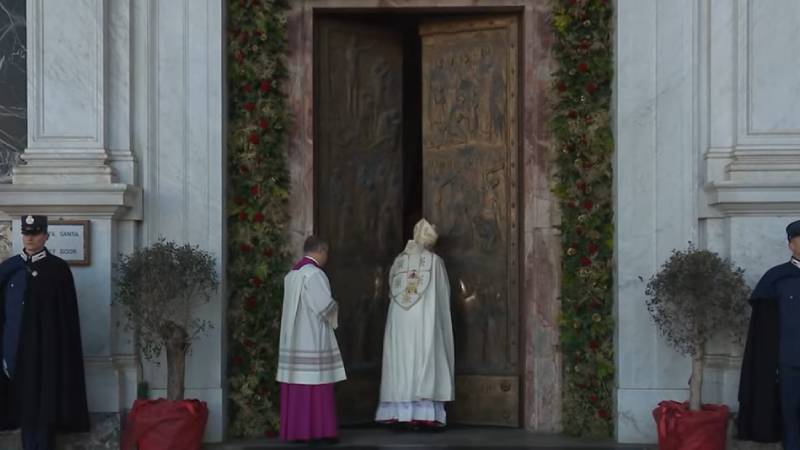 La pen�ltima Puerta Santa se cerr� ante la tumba de San Pablo