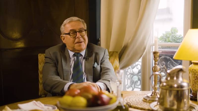 Jean S�villia defiende la tradici�n cat�lica y la Misa Tridentina