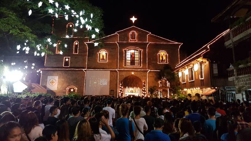 La tradición filipina del «Simbang Gabi» o Novena de «Misas de Gallo» La tradición filipina del «Simbang Gabi» o Novena de «Misas de Gallo»