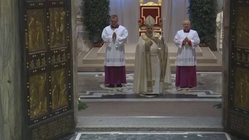 Le�n XIV cierra la Puerta Santa de San Pedro y concluye el Jubileo de la Esperanza
