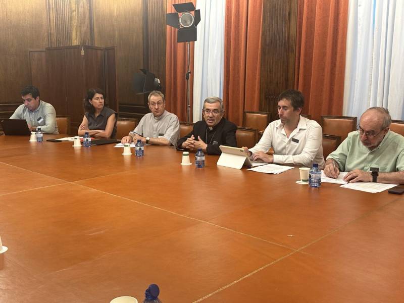 La Conferencia Episcopal Espa�ola celebra la regularizaci�n extraordinaria de inmigrantes