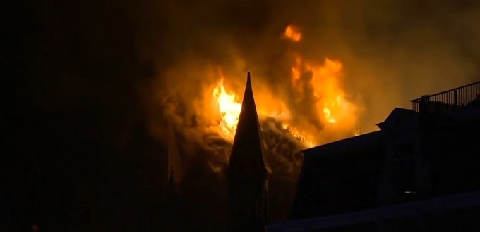 Arde en �msterdam una iglesia construida en 1880 por Pierre Cuypers y vendida tras un siglo de culto