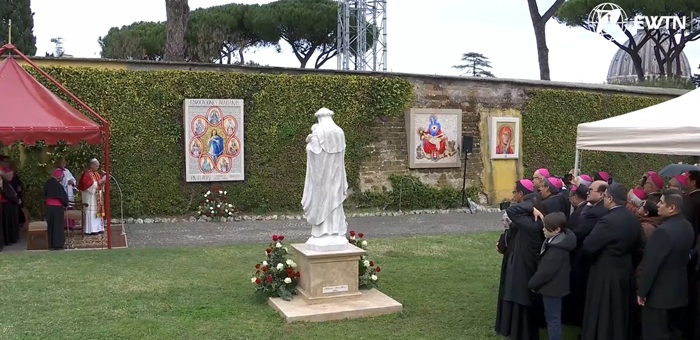 Santa Rosa de Lima y la Virgen del Per� ya tienen lugar en el coraz�n del Vaticano