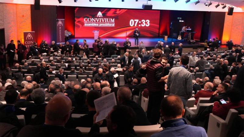 El Papa a los curas de Madrid: �Sed adoradores, hombres de profunda oraci�n y ense�ad a vuestro pueblo a hacer lo mismo�