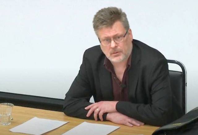 Es absurdo �centrarse en la raza y la etnia en lugar de en la cultura�