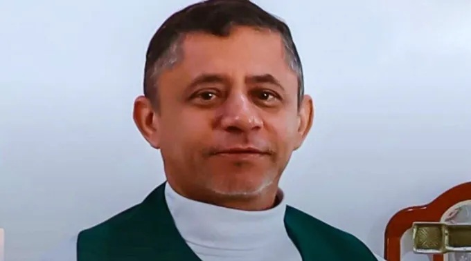 Denuncian por �transfobia� a un sacerdote de Quixad� por ense�ar en la homil�a que �hombre es hombre y mujer es mujer�