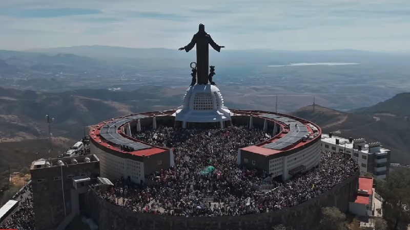 Carteles, reliquias y ��Viva Cristo Rey!�: una peregrinaci�n juvenil marcada por el centenario de la Cristiada