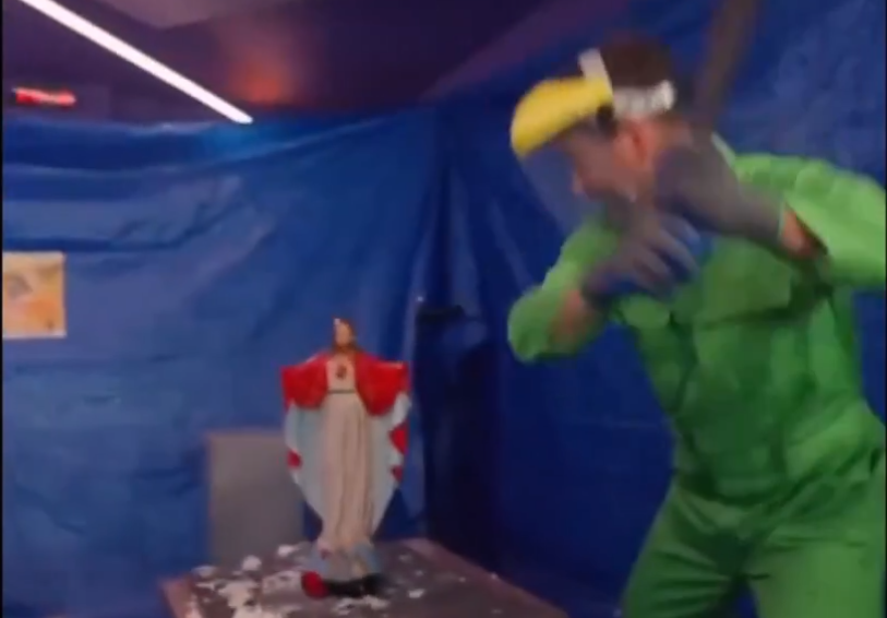 Cadena de radio destroza en directo im�genes cat�licas