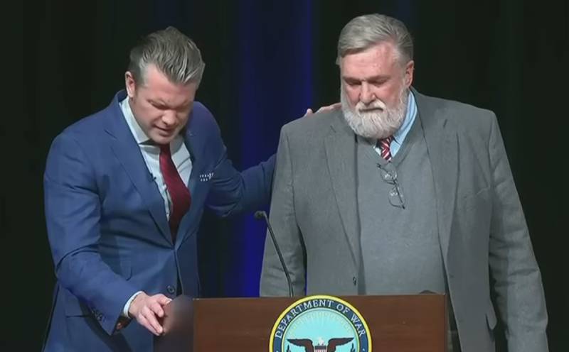 Pastor anticat�lico es el mentor del Secretario de la Guerra estadounidense