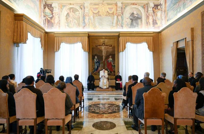 Escuchar a las v�ctimas, prevenir los abusos y proteger en el mundo digital: los tres ejes del Papa para la tutela de menores