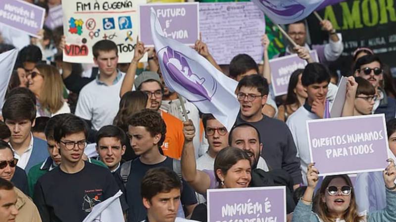 Lanzan un c�ctel molotov contra la Marcha por la Vida en Lisboa