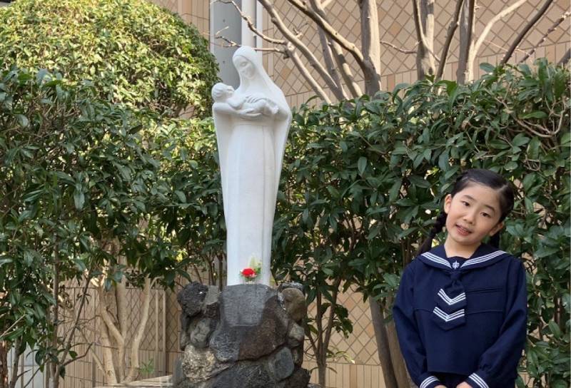 La fe sencilla de Minami: una alumna japonesa de ocho a�os arrastra a su madre al bautismo