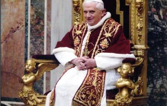 La respuesta rutinaria de un fiscal vaticano reaviva las teor�as conspirativas sobre la renuncia de Benedicto XVI