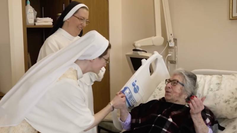 Nueva York amenaza con multas y c�rcel a unas religiosas que atienden gratis a enfermos terminales por no aplicar la normativa de identidad sexual