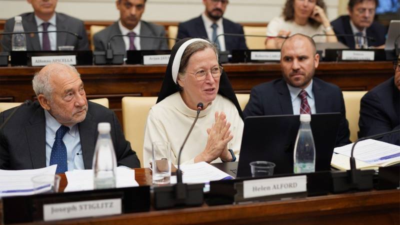 El Papa advierte que la democracia sin ley moral puede convertirse en �tiran�a mayoritaria o m�scara del dominio de las �lites�