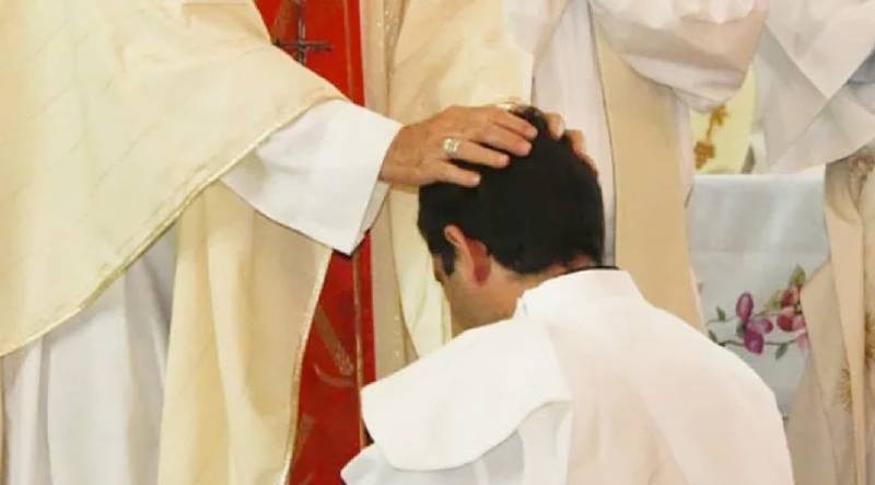 33 a�os, familia cat�lica y adoraci�n eucar�stica: el perfil de los m�s de 400 sacerdotes que se ordenan este a�o en EE. UU.
