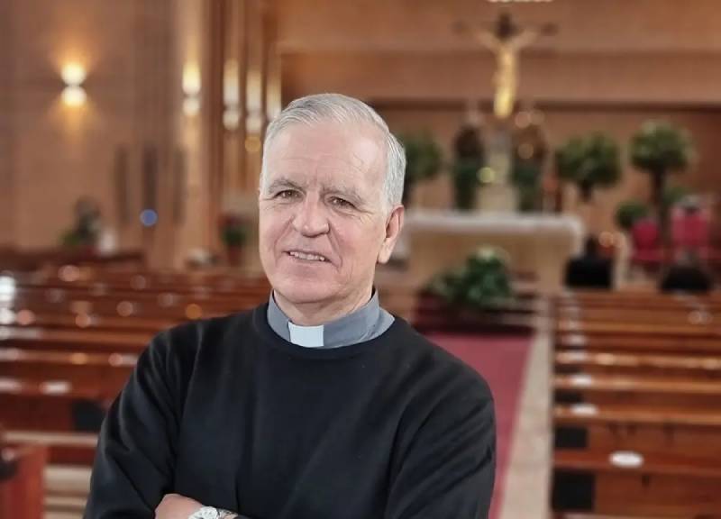 P. Jes�s Higueras: �Solo sabemos que Cristo est� con nosotros cuando participamos en su cruz�