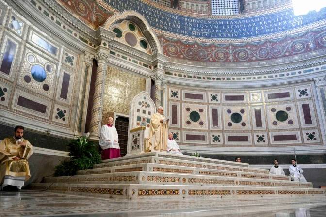 Le�n XIV recupera el v�nculo entre sacerdocio y lavatorio de los pies