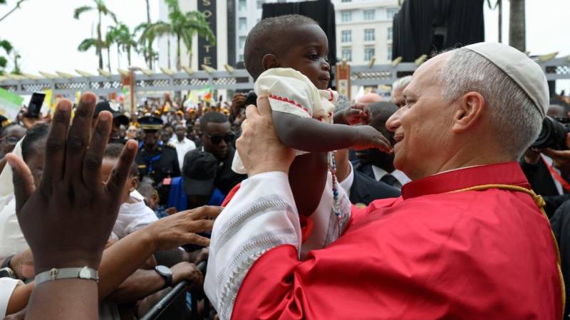 El Papa llega a Guinea Ecuatorial y pide pol�ticas centradas en el bien com�n