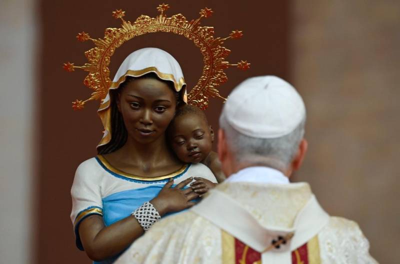 El Papa concluye en Malabo su viaje apost�lico por �frica: �Me llevo un tesoro inestimable de fe�