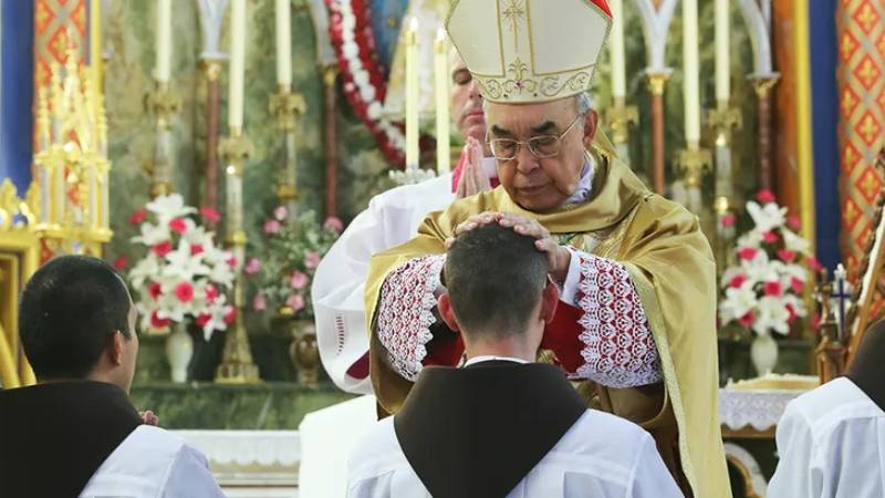 Los Heraldos del Evangelio reanudan sus ordenaciones: 31 di�conos y 26 sacerdotes ser�n ordenados en la Octava de Pascua