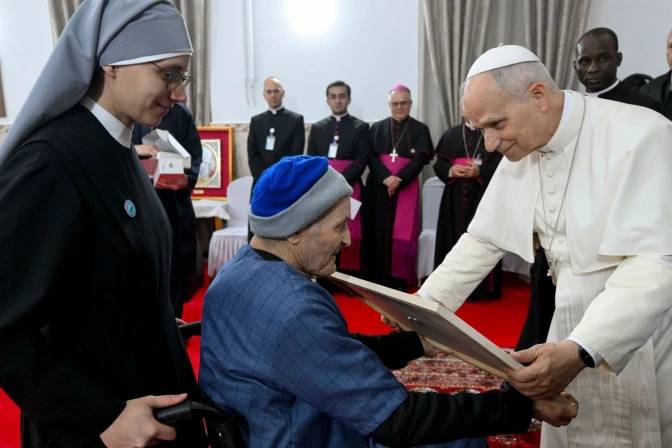 Le�n XIV recorre la antigua Hipona y celebra misa en la Bas�lica de San Agust�n en su segundo d�a en Argelia