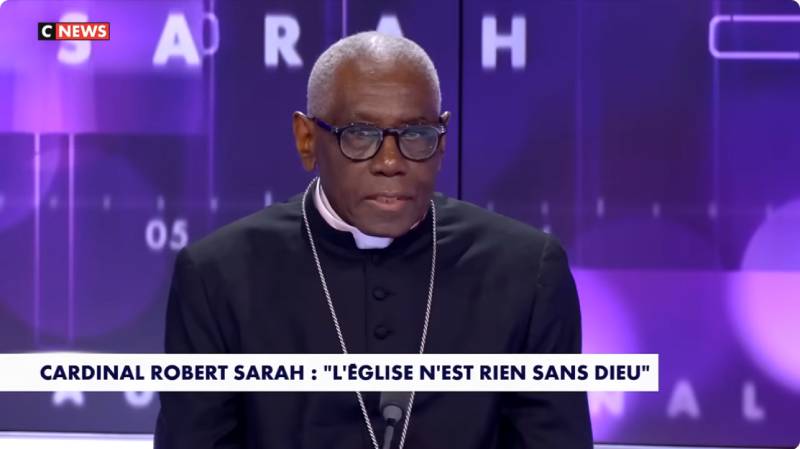 El cardenal Sarah pide que la Iglesia ponga a Dios en el centro y advierte contra el sincretismo y la ruptura