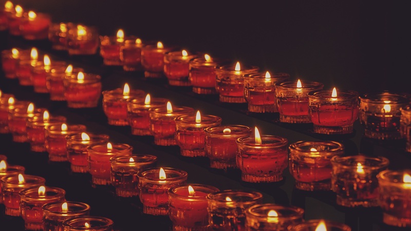 8.645 velas iluminan el Parlamento de Finlandia en una vigilia provida por los no nacidos