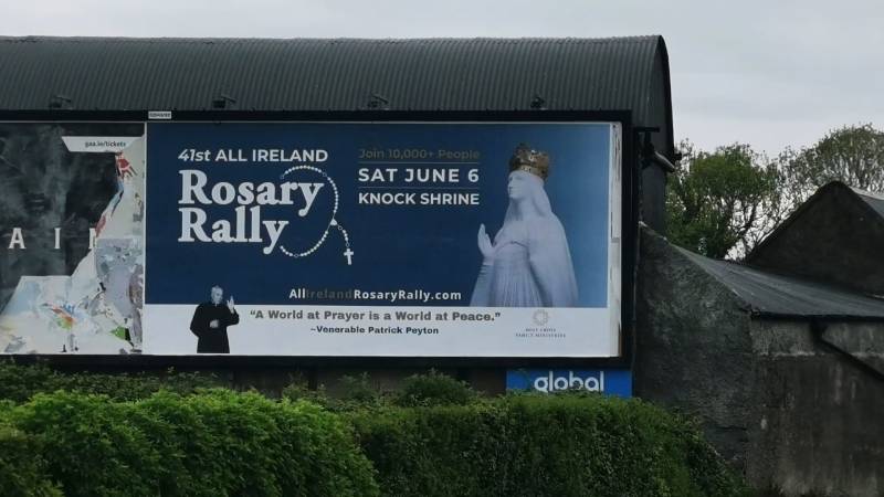 Irlanda recupera la tradici�n del padre Peyton con una campa�a de vallas publicitarias para el Rosario de Knock