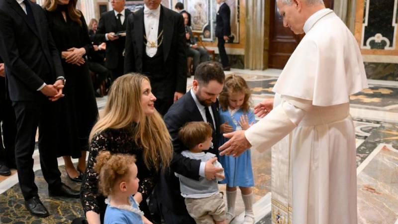 El Papa denuncia ante europarlamentarios las pol�ticas que discriminan la maternidad y exaltan el aborto