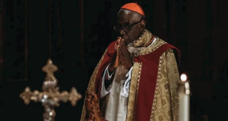 El Cardenal Sarah alerta sobre el retorno del paganismo en la Iglesia y pide oraci�n ante las consagraciones de la FSSPX