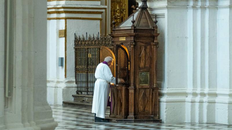 Francia: retirado el art�culo que pretend�a obligar a los sacerdotes a romper el sigilo sacramental