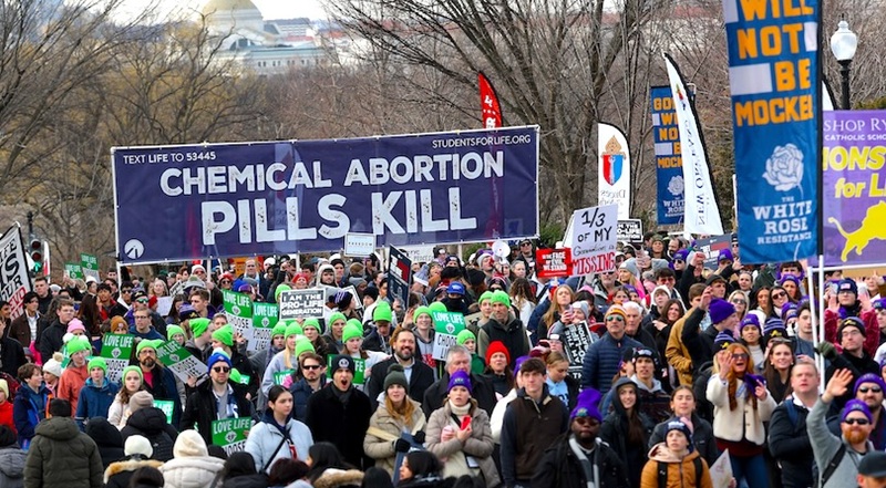 Riley Gaines, Abby Johnson y m�s de sesenta l�deres provida respaldan sanciones penales por el aborto