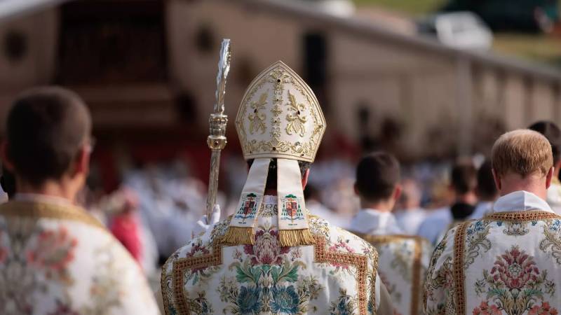 Los obispos de Francia piden a los fieles de la FSSPX que regresen a la plena comuni�n con el Papa