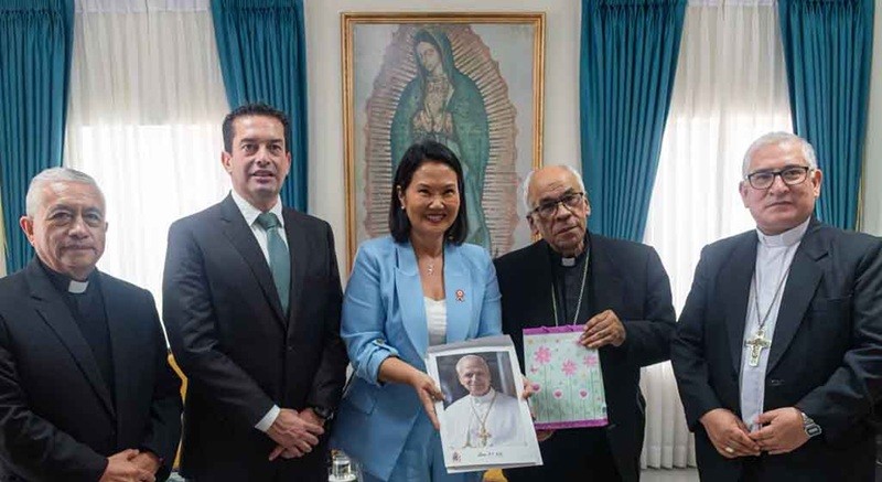 Keiko Fujimori se re�ne con los obispos peruanos para preparar la visita de Le�n XIV