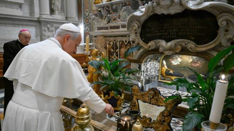 Le�n XIV visita Montecasino y reza ante la tumba de san Benito por la paz en el mundo